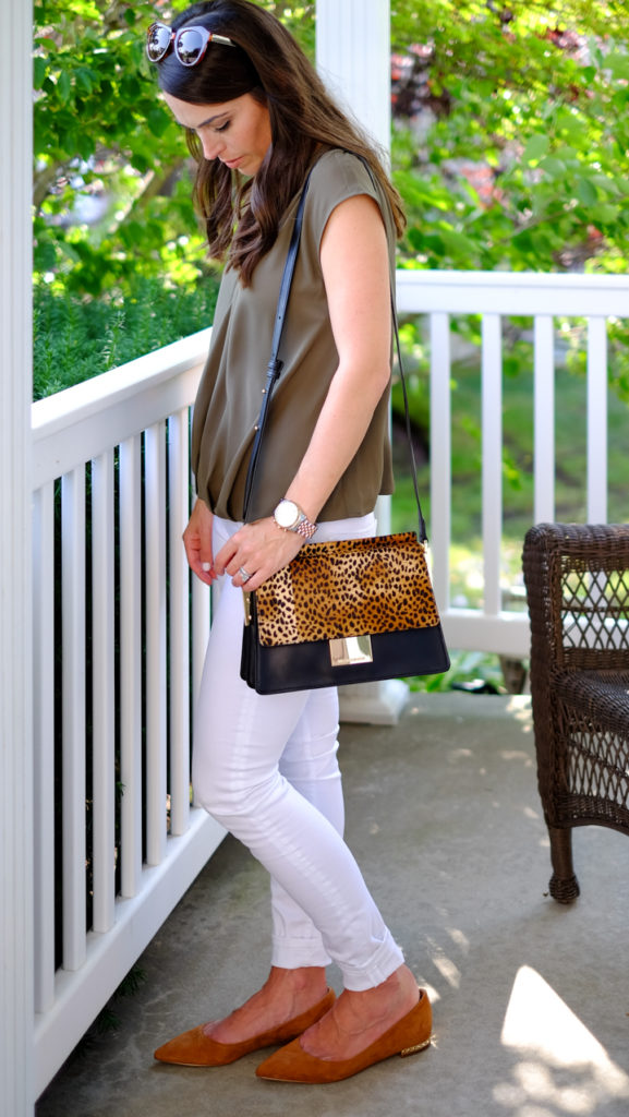 White jeans outfit