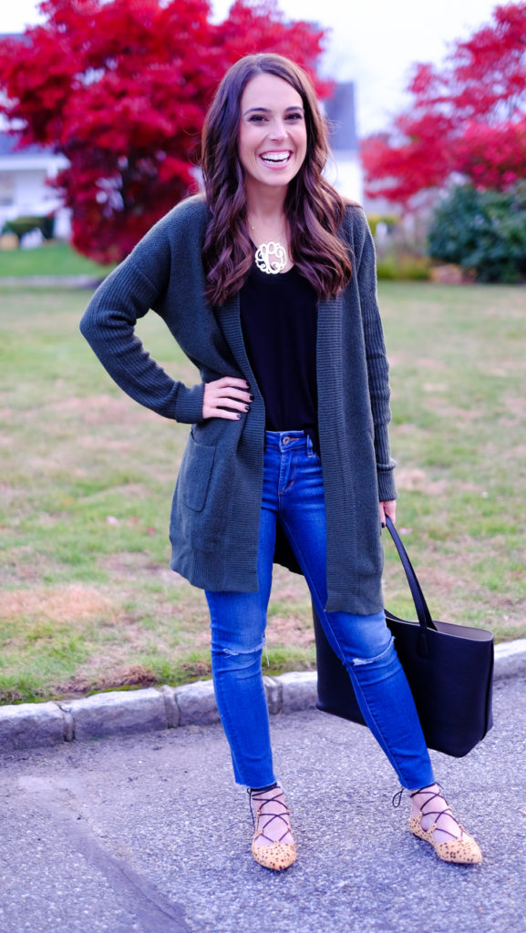 green-cardigan-and-leopard-flats-outfit
