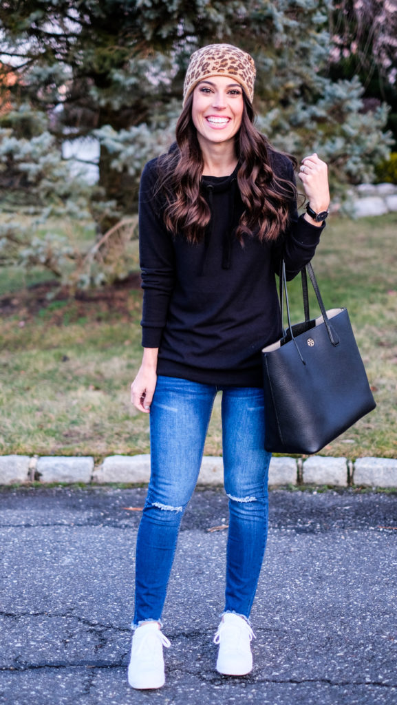 black-hoodie-outfit
