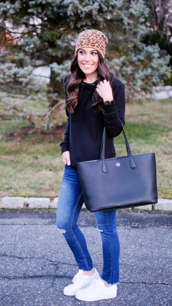 casual-hoodie-and-beanie-outfit