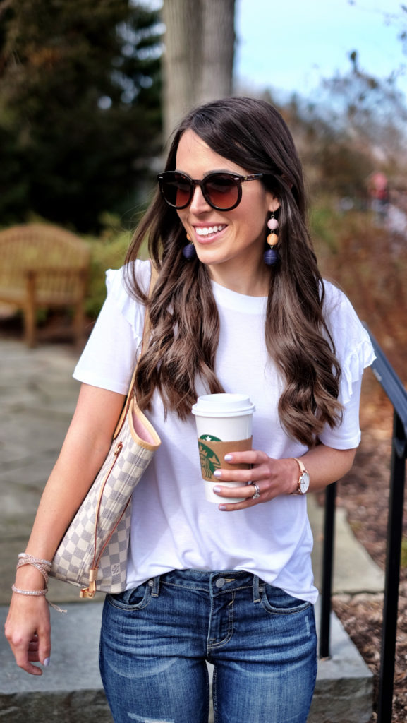 casual weekend outfit basic white tee