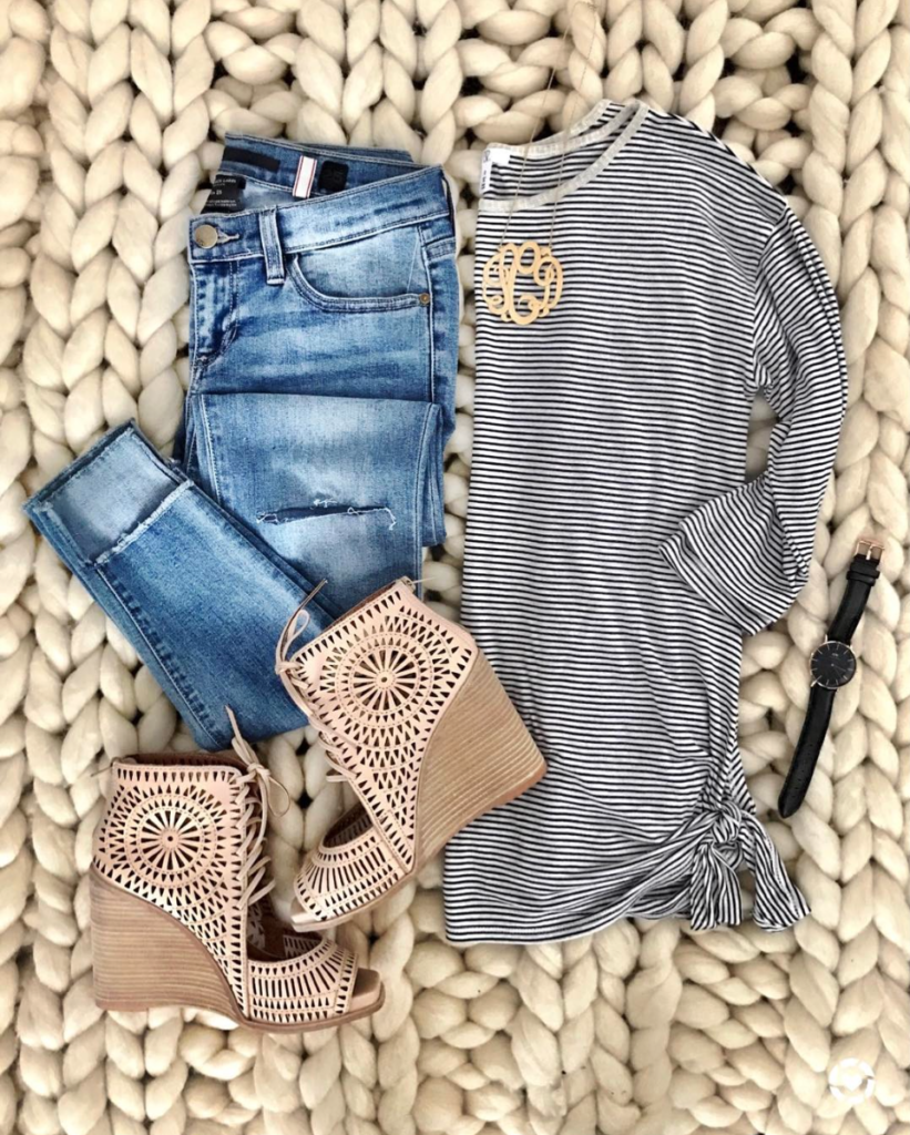 striped knotted tee outfit