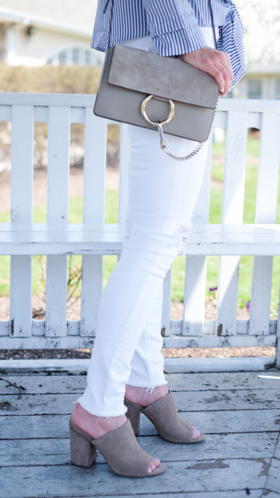 white jeans and mule sandals outfit