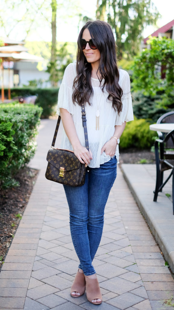 Louis Vuitton Pochette Metis outfit